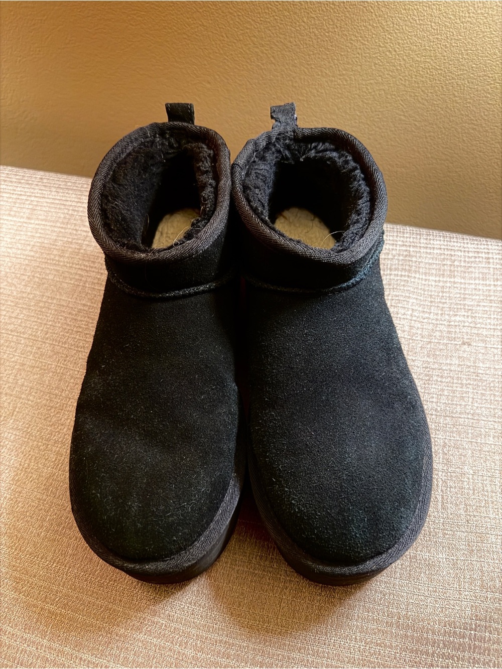UGG Classic Ultra Mini Platform Black Ankle Boots Size 8